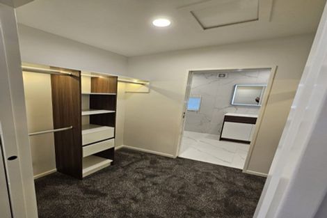 Photo of property in 2 Embling Place, Eastern Beach, Auckland, 2012