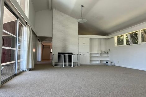 Photo of property in 27 Walpole Avenue, Hillpark, Auckland, 2102