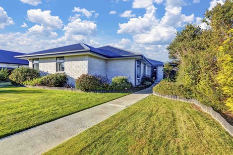 Photo of property in 6 Highgate Drive, Rangiora, 7400