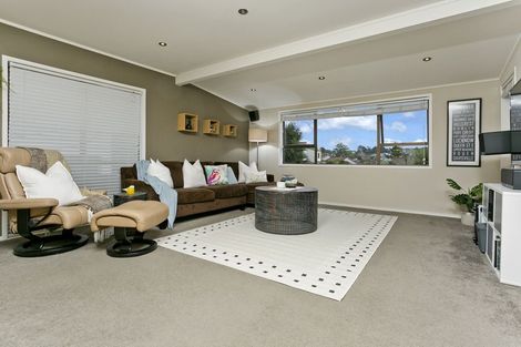 Photo of property in 11 Squirrel Lane, Browns Bay, Auckland, 0630
