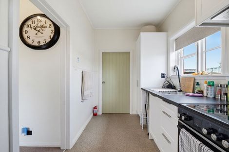 Photo of property in 21 Robert Street, Marton, 4710