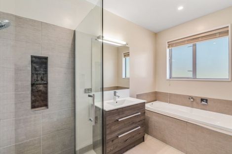 Photo of property in 10 Whitcombe Place, Darfield, 7571