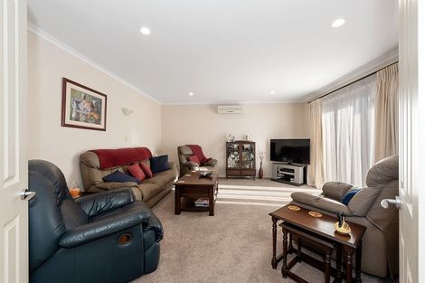 Photo of property in 9 Caversham Drive, Rototuna, Hamilton, 3210