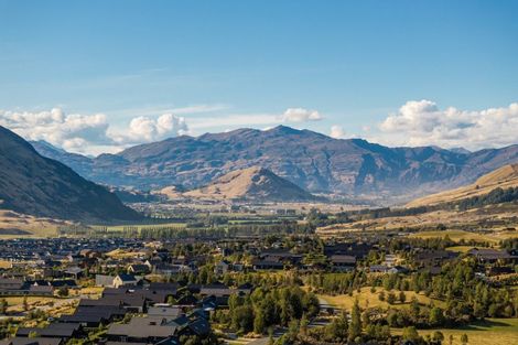 Photo of property in 19 Pendeen Crescent, Jacks Point, Queenstown, 9371