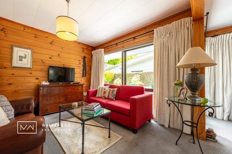 Photo of property in 1 Bathurst Street, Silverstream, Upper Hutt, 5019