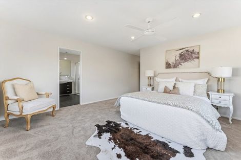 Photo of property in 7 Andy Crescent, Flat Bush, Auckland, 2016