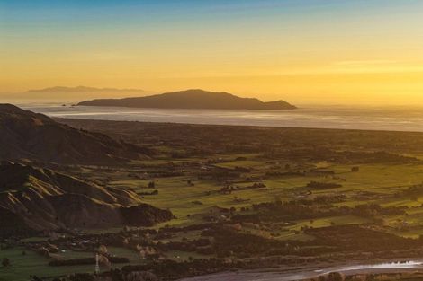 Photo of property in 141 Kaitawa Road, Hautere, Otaki, 5582