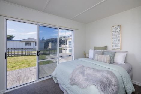 Photo of property in 68 Marine Parade, Otaki Beach, Otaki, 5512