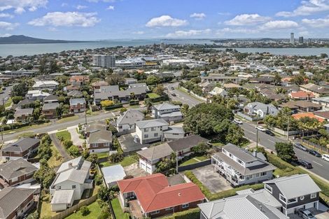 Photo of property in 1/41 East Coast Road, Milford, Auckland, 0620