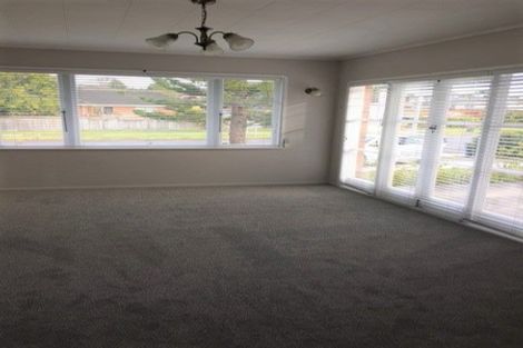 Photo of property in 22 Gossamer Drive, Pakuranga Heights, Auckland, 2010