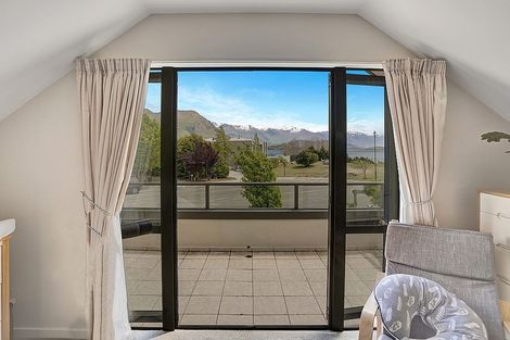 Photo of property in 4 Baker Grove, Wanaka, 9305