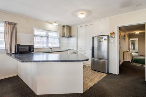 Photo of property in 205 Main North Road, Redwood, Christchurch, 8051