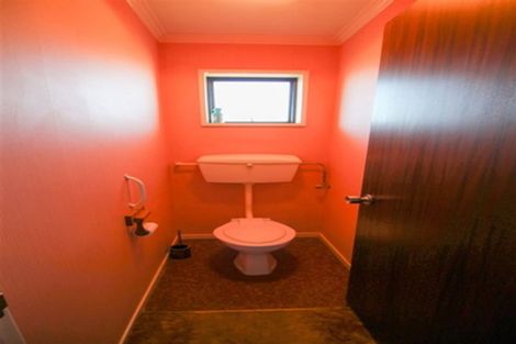 Photo of property in 2/52 Avenue Road, West End, Timaru, 7910