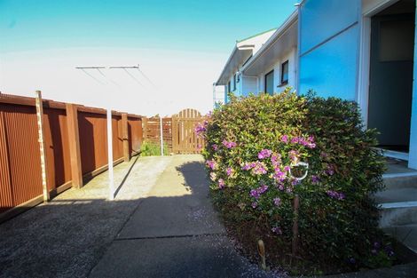 Photo of property in 2/52 Avenue Road, West End, Timaru, 7910