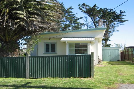 Photo of property in 20 Raukawa Street, Himatangi Beach, Foxton, 4891