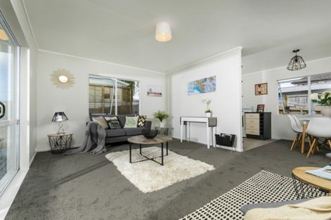 Photo of property in 2/284 Rangatira Road, Beach Haven, Auckland, 0626