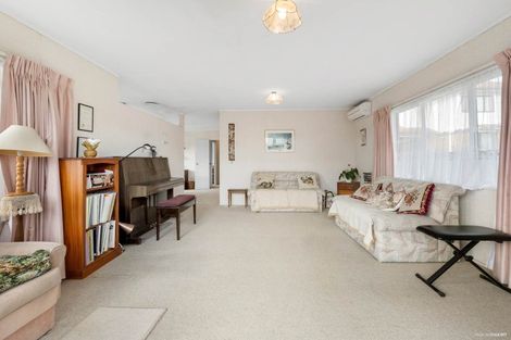 Photo of property in 1/62 Clydesdale Avenue, Somerville, Auckland, 2014