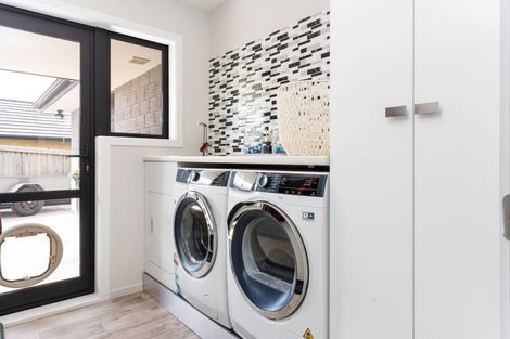 Photo of property in 28 Barewood Grove, West Melton, 7618