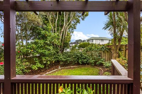 Photo of property in 2/3 Lantana Road, Green Bay, Auckland, 0604