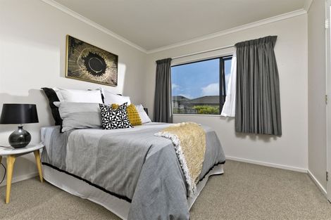 Photo of property in 7 Jeffery Reeve Crescent, Ranui, Auckland, 0612