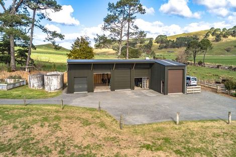 Photo of property in 64 Lees Road, Hahei, Whitianga, 3591