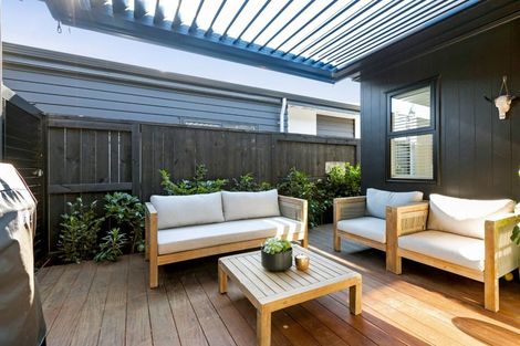 Photo of property in 15 Pimelea Street, Papamoa Beach, Papamoa, 3118