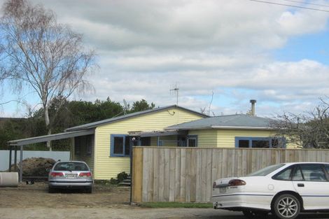 Photo of property in 16 Bridge Street, Edgecumbe, 3120