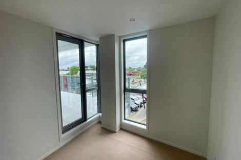 Photo of property in Bella Vista, 2d/84 Gunner Drive, Te Atatu Peninsula, Auckland, 0610