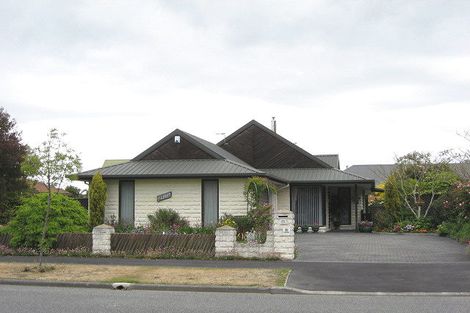 Photo of property in 269 Queenspark Drive, Parklands, Christchurch, 8083