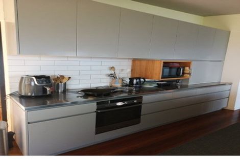 Photo of property in 16 Dungarvan Road, Newlands, Wellington, 6037