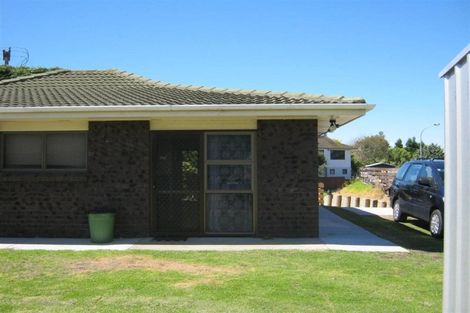 Photo of property in 8b Domain Road, Papamoa Beach, Papamoa, 3118