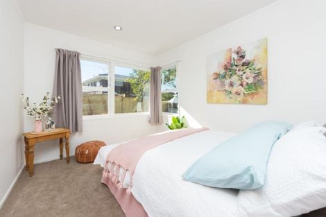 Photo of property in 26 Wycherley Drive, Bucklands Beach, Auckland, 2014