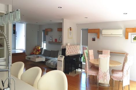 Photo of property in 34 Bur Oak Terrace, Schnapper Rock, Auckland, 0632