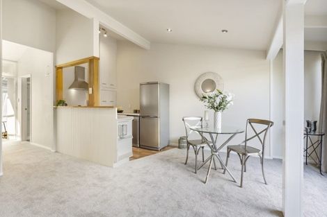 Photo of property in 5/6 Bond Crescent, Forrest Hill, Auckland, 0620