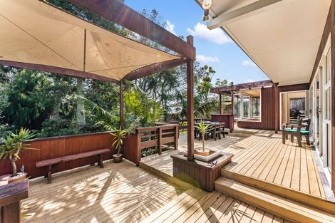 Photo of property in 603 East Coast Road, Browns Bay, Auckland, 0632