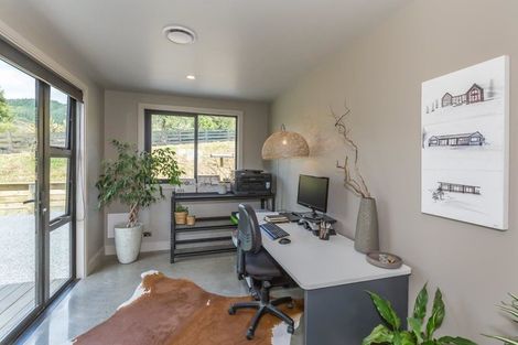 Photo of property in 157 Manakau Heights Drive, Manakau, Levin, 5573