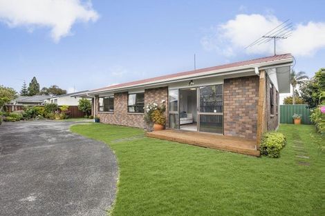 Photo of property in 2/24 Grove Road, Papakura, 2110