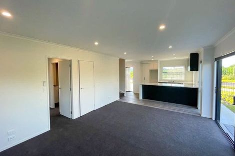 Photo of property in 7/77 Glenmore Road, Sunnyhills, Auckland, 2010