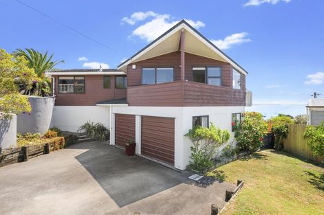 Photo of property in 1042 Whangaparaoa Road, Tindalls Beach, Whangaparaoa, 0930