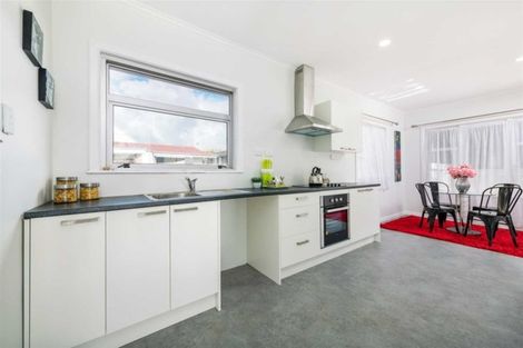 Photo of property in 1/20 Miro Street, New Lynn, Auckland, 0600