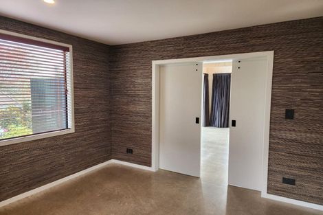 Photo of property in 16 Peace Avenue, Moturoa, New Plymouth, 4310