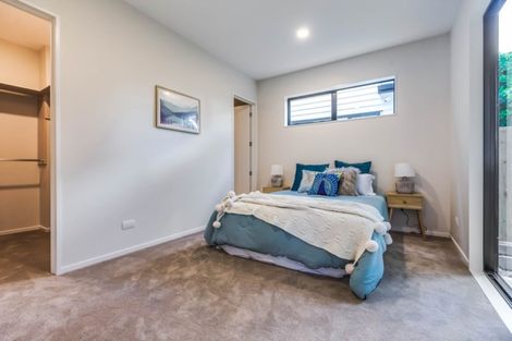 Photo of property in 1 Ti Kouka Place, Te Atatu Peninsula, Auckland, 0610