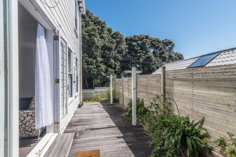 Photo of property in 77 Majoribanks Street, Mount Victoria, Wellington, 6011