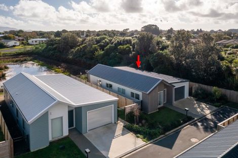 Photo of property in 26 Koru Loop, Paraparaumu, 5032