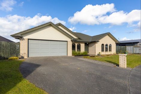 Photo of property in 8 Cleveland Heights, Kelvin Grove, Palmerston North, 4414