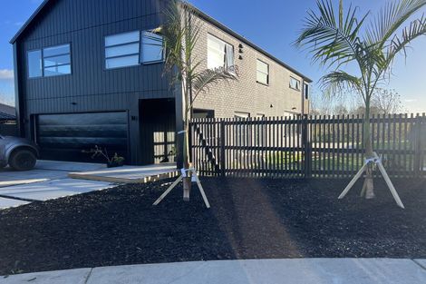 Photo of property in 35 Vogwill Road, Kumeu, 0810