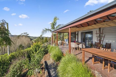 Photo of property in 82 Pinchgut Road, Kaukapakapa, 0873