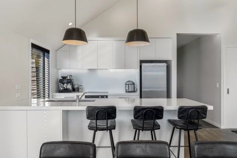 Photo of property in 8 Falconer Rise, Jacks Point, Queenstown, 9371