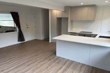 Photo of property in 1/2 Flavia Close, Torbay, Auckland, 0630