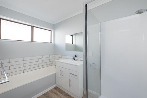 Photo of property in 41 Moyne Avenue, Milson, Palmerston North, 4414